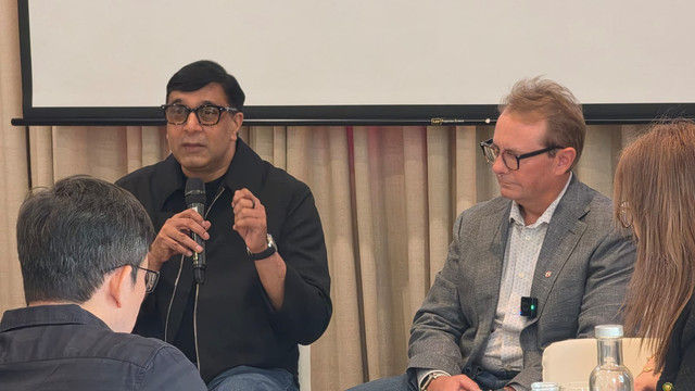 Vikram Sinha, Presiden Direktur & CEO Indosat Ooredoo Hutchison, dan Chad Whalen, Chief Revenue Officer F5, dalam peluncuran Indosat Intelligence Suite di Singapura, Jumat, 9 Oktober 2026. Foto: Aditya Panji/kumparan