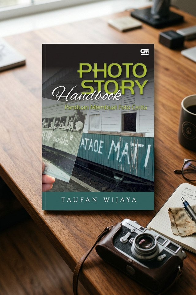 Buku Photo Story Handbook: Panduan Membuat Foto Cerita karya Taufan Wijaya. Foto: Website Perpustakaan Daerah Jakarta