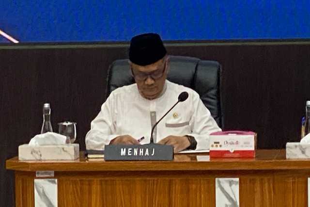 Menteri Haji dan Umrah, Mochamad Irfan Yusuf, pada Penandatanganan Surat Edaran (SEB) Kemendagri, Kemenhaj, dan Kemenkes di Kantor Kementerian Dalam Negeri, Jakarta, Jumat (9/10/2026). Foto: Aditya Nugraha/kumparan