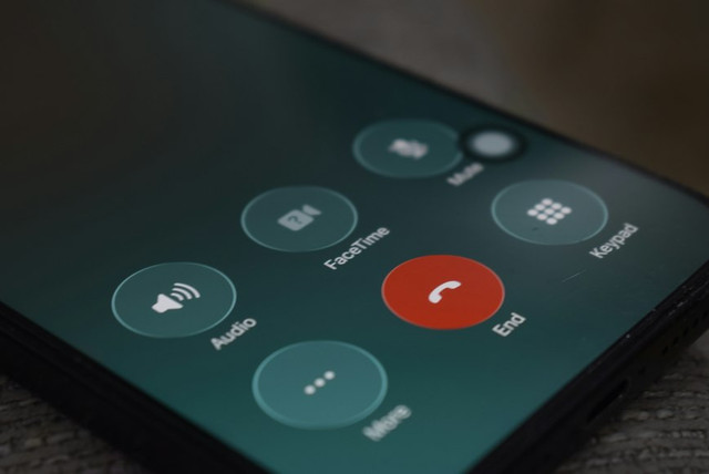 Ilustrasi nomor telepon tidak dikenal. Foto: Unsplash