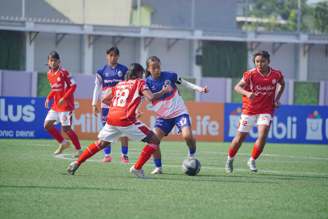 Aksi Nafeeza Ayasha Nori ketika membela Mojang Priangan pada HYDROPLUS Soccer
League 2025/2026. Foto: Dok. Hydroplus Soccer League