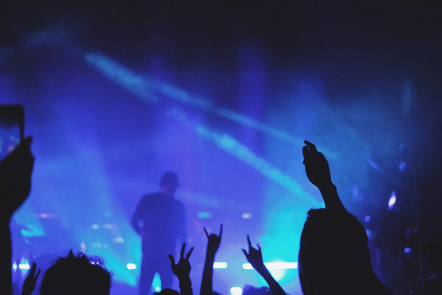 Ilustrasi Festival Teman TULUS mulai jam berapa. Foto: Unsplash.com/Nick Herasimenka