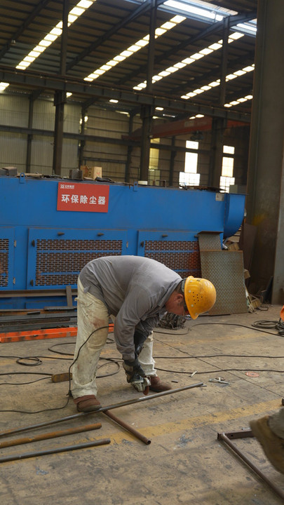 Proses pengerjaan komponen logam di fasilitas produksi industri. Foto: Dokumentasi TAIDA GLOBAL.
