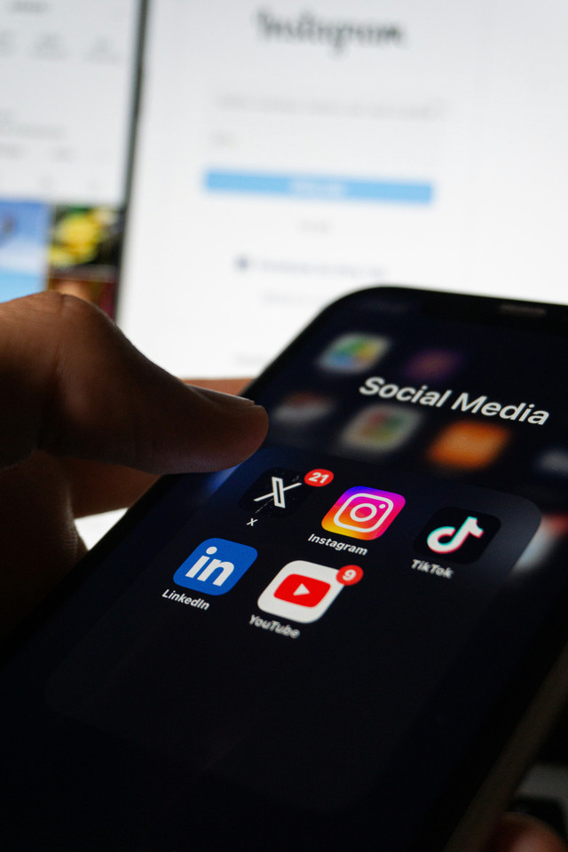 membatasi media sosial di kehidupan nyata. sumber: unsplash