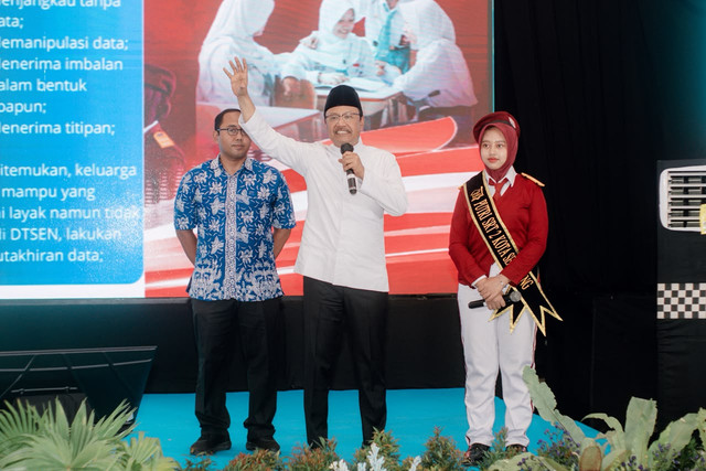 Mensos Saifullah Yusuf (Gus Ipul) dalam acara Data Akurat, Sasaran Tepat: Penguatan Penjangkauan Sekolah Rakyat dan Perlinsos di Sekolah Rakyat Teirntegrasi (SRT) 1 Kota Semarang, Jateng, Sabtu (10/10/2026). Foto: Kemensos RI