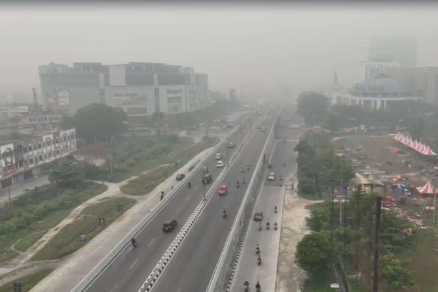 Kondisi kabut asap di Pekanbaru akibat karhutla. Foto: Dok. Tungkir