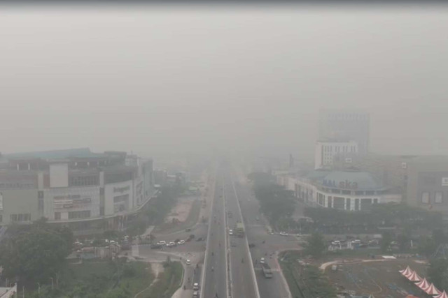 Kondisi kabut asap di Pekanbaru akibat karhutla, Rabu (7/10). Foto: Dok. Tungkir