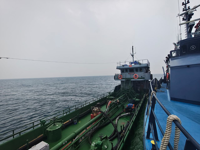 Bea Cukai tangkap kapal penyelundup 569,7 ton diesel oil di Perairan Kepri. Foto: Dok. Bea Cukai