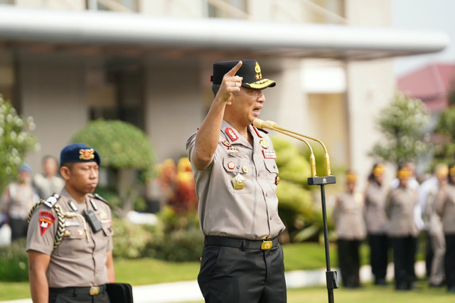 Kapolda Jawa Tengah Irjen Pol Roy Hardi Siahaan saat apel perdan di Mapolda Jateng. Foto: Dok. Istimewa