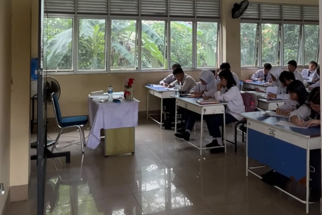 Suasana kegiatan belajar mengajar di SMP Negeri 8 Pontianak, Senin (12/10/2026). Foto: Hi!Pontianak