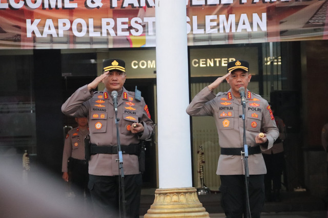 Kombes Pol Nanang Haryono saat kegiatan welcome and farewell parade sebagai Kapolresta Sleman, Sabtu (10/10/2026). Foto: Polresta Sleman
