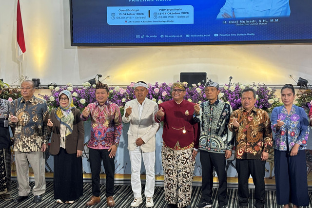 Gubernur Jawa Barat Dedi Mulyadi (KDM) dalam Perayaan Dies Natalis ke-61 Fakultas Ilmu Budaya Universitas Diponegoro, Selasa (13/10/2026). Foto: Intan Alliva Khansa/kumparan