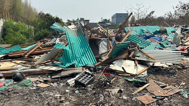 Penggerebekan di Kampung Ambon, Jakarta Barat, Selasa (13/10/2026). Foto: Dok. Istimewa