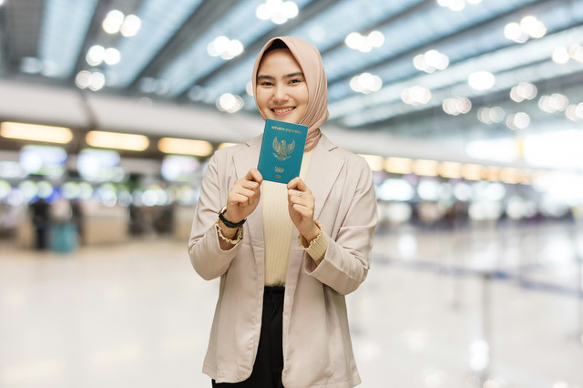 Dirjen Imigrasi Hendarsam Marantoko umumkan realisasi PNBP Imigrasi Indonesia capai Rp8,68 triliun atau 101,88 persen dari target 2026 yang dirilis di Jakarta, Senin (12/10/2026). Foto: Kementerian Imigrasi dan Pemasyarakatan