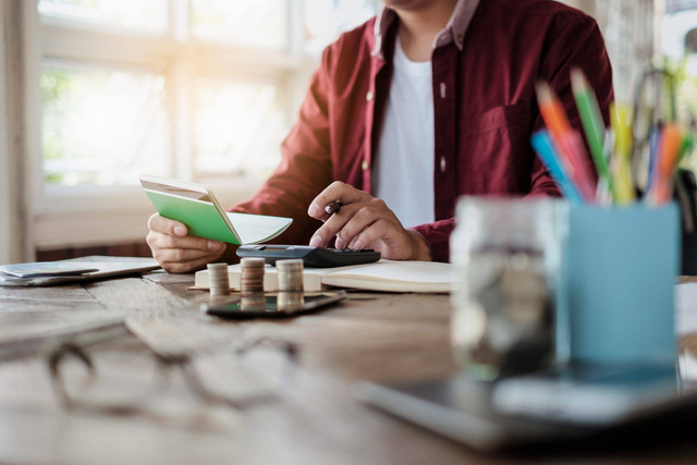 Ilustrasi penghapusan sanksi administrasi pajak. Foto: Shutterstock