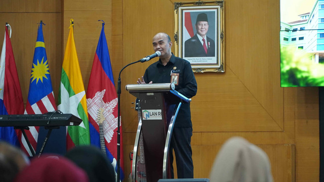Dr. Muh. Aswad mendorong pegawai LAN RI memanfaatkan SMART CORPU berkelanjutan, sehingga data pengembangan kompetensi terhimpun menyeluruh (Humas).
