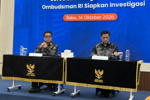 Anggota Ombudsman RI Abdul Ghoffar dalam konferensi pers terkait BBM langka di Gedung Ombudsman, Kuningan, Jakarta Selatan, Rabu (14/10/2026). Foto: Nasywa Athifah/kumparan