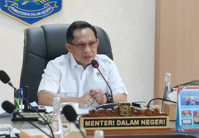 Mendagri Tito Karnavian minta Pemda perkuat peran Diskominfo sebagai penggerak komunikasi strategis untuk tingkatkan efektivitas kebijakan publik dalam Rapat Koordinasi Orkestrasi Agenda Setting di Jakarta, Rabu (14/10/2026). Foto: Kemendagri RI