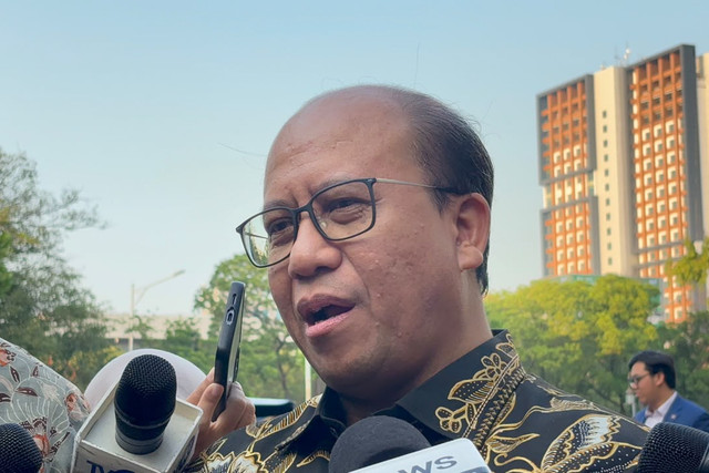 Direktur Manajemen Proyek dan Energi Baru Terbarukan PLN Suroso Isnandar di Kompleks Istana Kepresidenan, Jakarta, Rabu (14/10/2026). Foto: Zamachsyari/kumparan