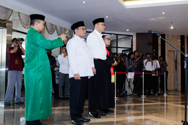 Mensos Gus Ipul lantik M Hasan Chabibie sebagai Sekjen Kemensos gantikan Robben Rico serta sampaikan lima arahan utama di Jakarta, Rabu (14/10/2026). Foto: Kemensos RI