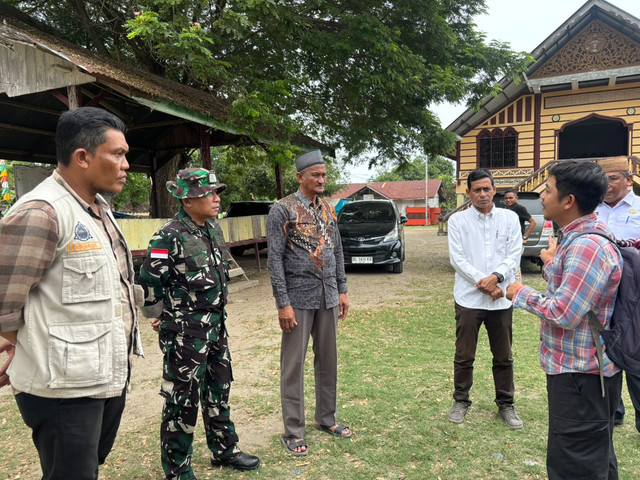 Satgas PRR dampingi BRIN verifikasi calon lokasi pembangunan instalasi Air Siap Minum (Arsinum) di Desa Keude Bungkaih, Muara Batu, Aceh Utara, Rabu (14/10/2026). Foto: Kemendagri RI