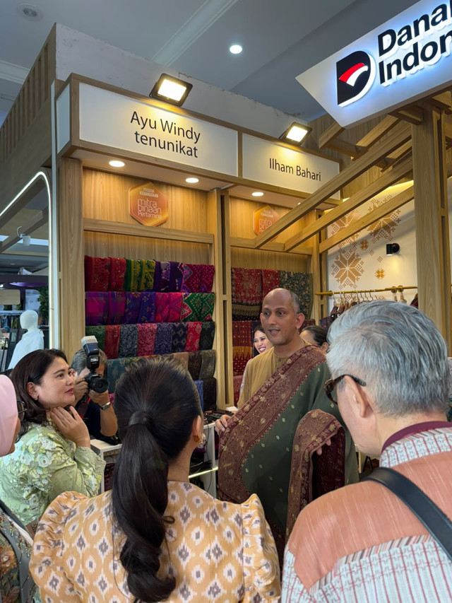 Pemilik Ilham Bahari, Bilal saat mengikuti Pameran Kriyanusa 2026 di JICC Senayan, Jakarta, Sabtu (26/9). Foto: Dok. Istimewa
