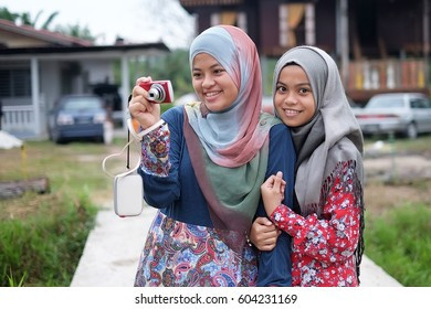 Source: https://www.shutterstock.com/image-photo/batu-pahatmalaysia-july-16-2015-260nw-604231169.jpg