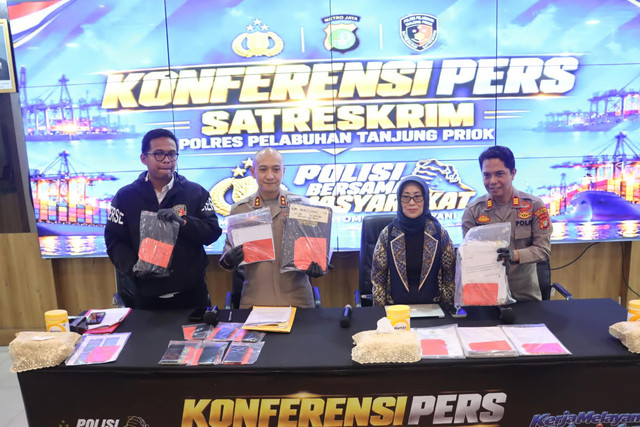 Konferensi Pers Satreskrim Polres Pelabuhan Tanjung Priok, Jakarta, Kamis (15/10/2026). Foto: Polres Pelabuhan Tanjung Priok