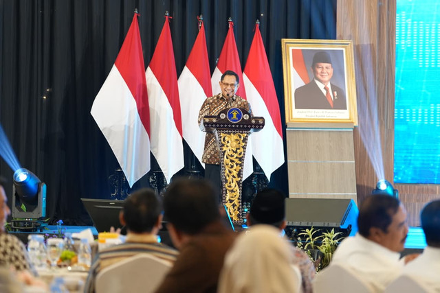 Mendagri Tito Karnavian tegaskan komitmen Kemendagri kawal kualitas regulasi daerah agar tepat sasaran dan berdampak dalam Forum Nasional Pembangunan Hukum Tahun 2026 di Jakarta, Kamis (15/10/2026). Foto: Kemendagri RI