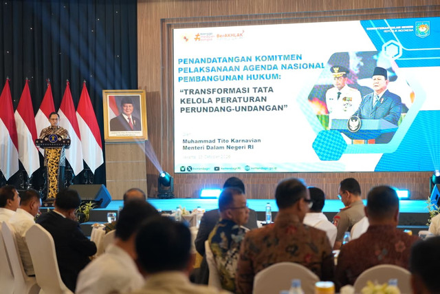 Mendagri Tito Karnavian tegaskan komitmen Kemendagri kawal kualitas regulasi daerah agar tepat sasaran dan berdampak dalam Forum Nasional Pembangunan Hukum Tahun 2026 di Jakarta, Kamis (15/10/2026). Foto: Kemendagri RI
