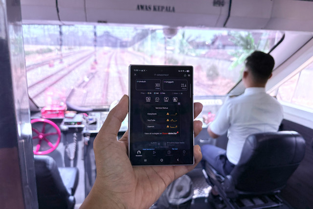 Hasil speedtest jaringan XL Ultra 5G+ di kereta api jurusan Yogyakarta - Solo. Foto: Agaton/kumparan