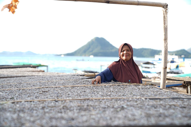 Salah satu nasabah yang berhasil mengembangkan usahanya berkat bantuan pembiayaan dari PNM Mekaar. Foto: Dok. PNM