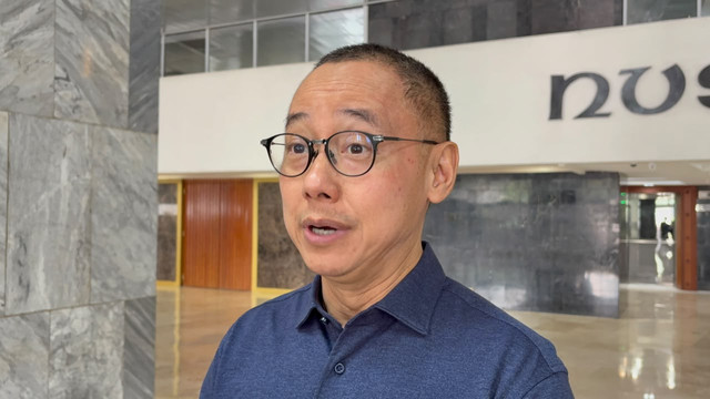 Wakil Ketua MPR sekaligus Anggota Komisi XII DPR Eddy Soeparno saat ditemui di Kompleks Parlemen, Senayan, Jakarta, Jumat (16/10). Foto: Nauval Pratama/kumparan