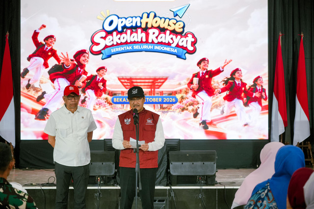 Mensos Gus Ipul dan Wamensos Agus Jabo Priyono buka open house 1 tahun Sekolah Rakyat serentak di 182 titik dari SRMA 13 Bekasi, Jawa Barat, Sabtu (17/10/2026). Foto: Dok. Kemensos