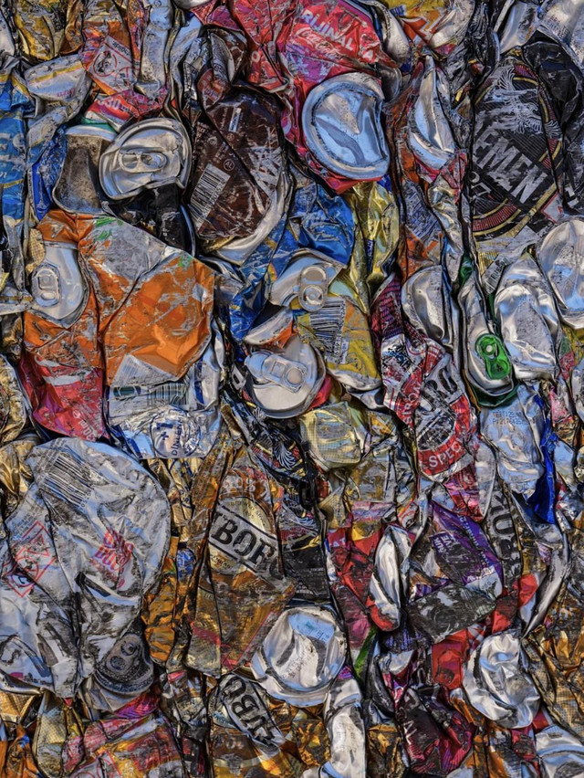 Botol plastik bekas, salah satu sumber mikroplastik (Foto: engin akyurt / Unsplash)