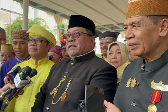 Wakil Gubernur DKI Jakarta Rano Karno saat menghadiri Karnaval Sarendo Rendo di kawasan CFD Bundaran HI, Jakarta Pusat, Minggu (18/10/2026). Foto: Nauval Pratama/kumparan