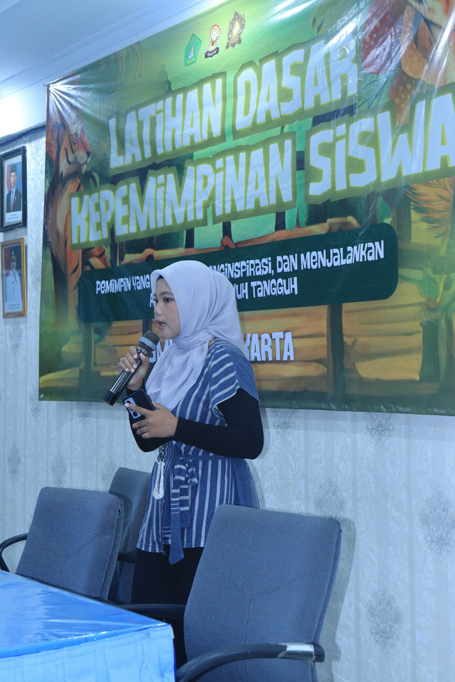 Melatih kepercayaan diri melalui praktik public speaking - Nabila Nur