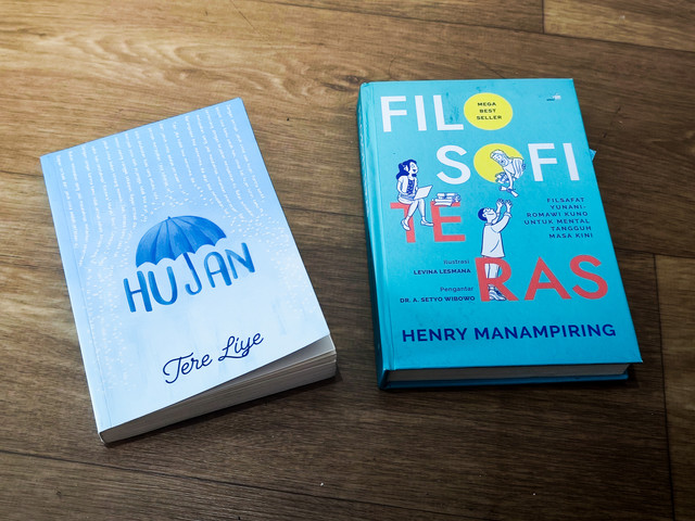 Foto buku Hujan dan Filosofi Teras (Sumber: Penulis)