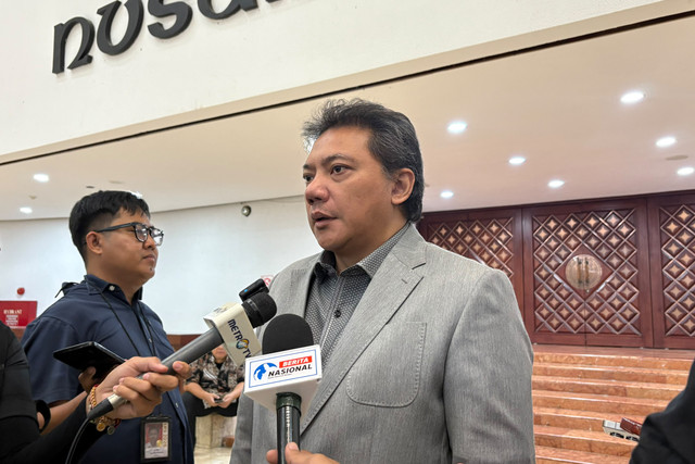 Ketua Komisi Kajian Ketatanegaraan MPR Taufik Basari usai rapat pleno di Kompleks Parlemen, Senayan, Jakarta, Senin (19/10/2026). Foto: Nasywa Athifah/kumparan