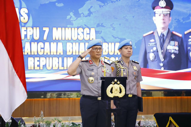 Wakapolri Komjen Pol. Wahyu Hadiningrat pimpin Upacara Purna Tugas Kontingen Garuda Bhayangkara Satgas FPU 7 Minusca di Jakarta, Senin (19/10/2026). Foto: Dok. Polri