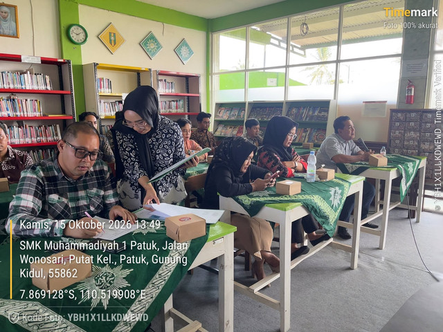 Kunjungan ke SMK Muhammadiyah 1 Patuk (Sumber: Dokumentasi Pribadi)