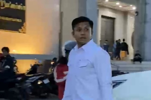 Ajudan Gubernur Kaltim diduga senggol pendemo pada Senin (19/10/2026). Foto: Dok. Istimewa