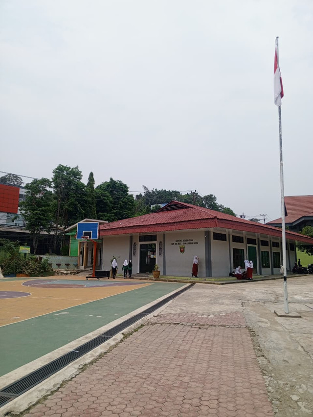Anak-anak yang sedang bermain saat jam istirahat. Dok. Istimewa