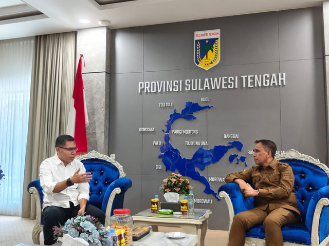 Silaturahmi Densus 88 Polri dengan Gubernur Sulawesi Tengah Anwar Hafid di Kantor Gubernur Sulawesi Tengah, Kota Palu, Senin (19/10/2026). Foto: Dok. Polri