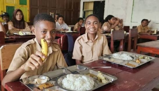 Foto: Siswa dengan MBG (Dok: Istimewa)