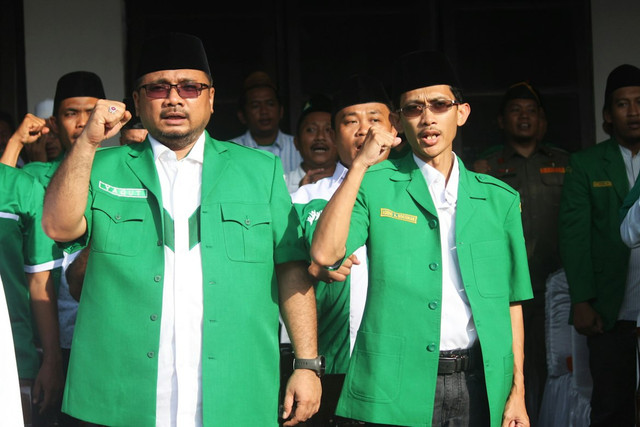 Ilustrasi yel-yel Hari Santri 2026, foto: Unsplash/Mufid Majnun