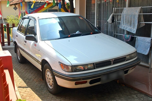 Mitsubishi Lancer GLX. Foto: Dok. Istimewa