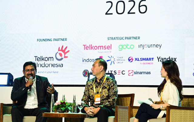 Sekretaris Jenderal Komdigi, Ismail (paling kanan). Foto: Dok. Komdigi