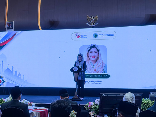 Ketua DK OJK Friderica Widyasari Dewi dalam sambutannya di Ijtima' Sanawi 2026 di Jakarta Pusat, Selasa (20/10/2026). Foto: Najma Ramadhanya/kumparan