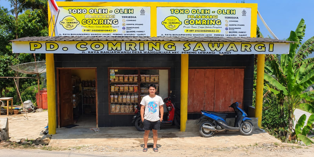 Ari Saftari sebagai pemilik PD Comring Sawargi di Kampung Bedeng Sawah, Desa Wangunjaya, Kecamatan Banjarwangi, Garut. Foto: Dok. BRI